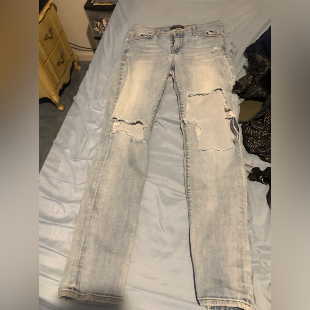 Lucky brand ripped jeans, boyfriend type jeans